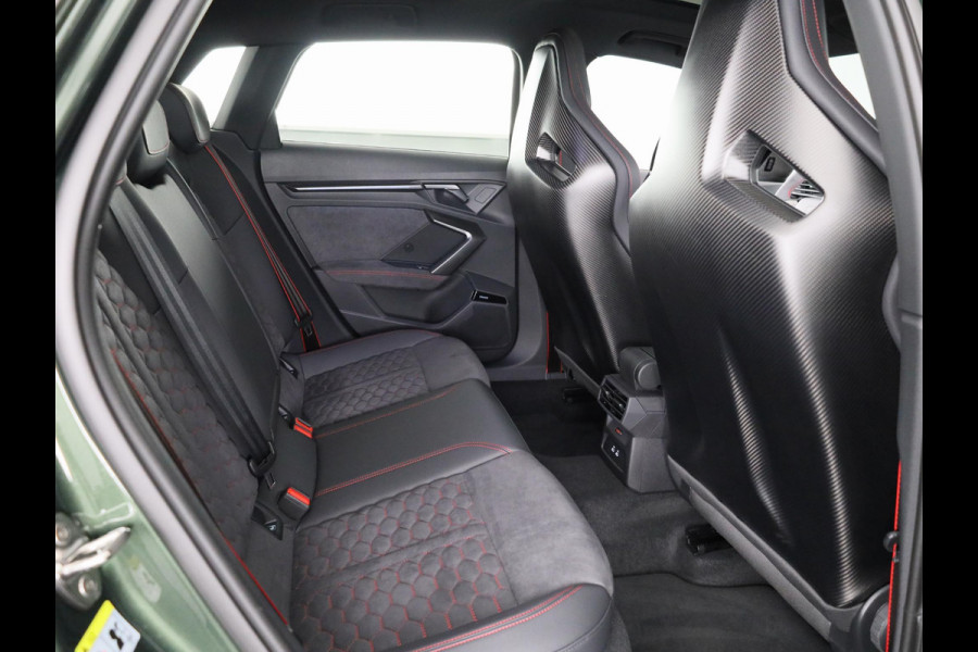Audi RS 3 SPORTBACK 2.5 TFSI quattro 400pk Panoramadak | Schaal stoelen | Head Up Display | Sonsos audio