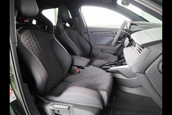 Audi RS 3 SPORTBACK 2.5 TFSI quattro 400pk Panoramadak | Schaal stoelen | Head Up Display | Sonsos audio