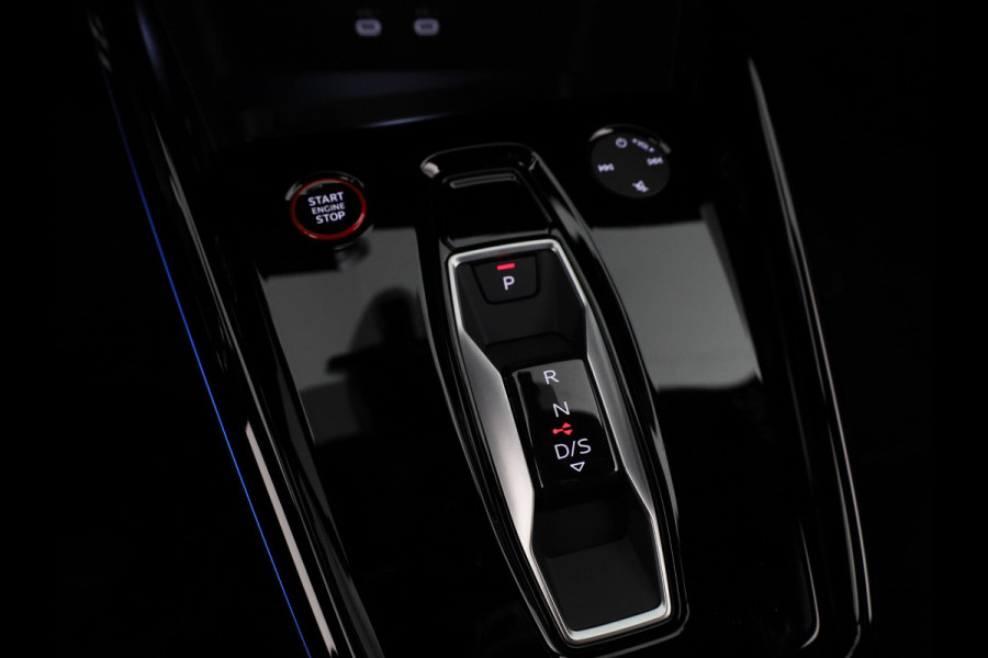 Audi RS 3 SPORTBACK 2.5 TFSI quattro 400pk Panoramadak | Schaal stoelen | Head Up Display | Sonsos audio