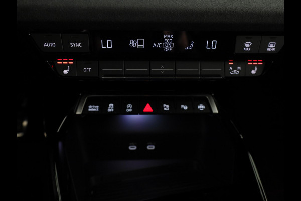 Audi RS 3 SPORTBACK 2.5 TFSI quattro 400pk Panoramadak | Schaal stoelen | Head Up Display | Sonsos audio
