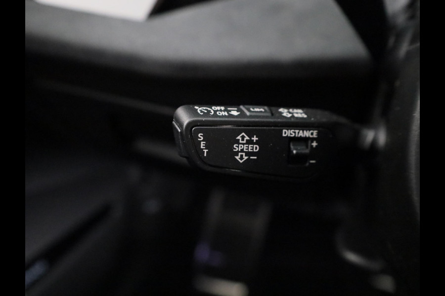 Audi RS 3 SPORTBACK 2.5 TFSI quattro 400pk Panoramadak | Schaal stoelen | Head Up Display | Sonsos audio