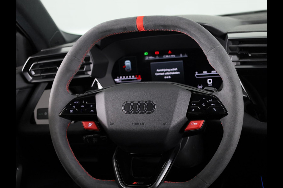 Audi RS 3 SPORTBACK 2.5 TFSI quattro 400pk Panoramadak | Schaal stoelen | Head Up Display | Sonsos audio