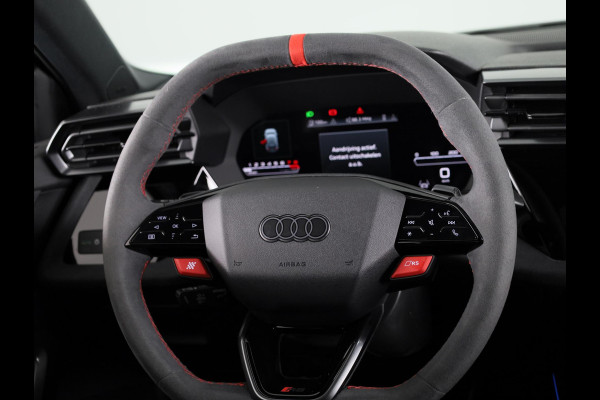Audi RS 3 SPORTBACK 2.5 TFSI quattro 400pk Panoramadak | Schaal stoelen | Head Up Display | Sonsos audio