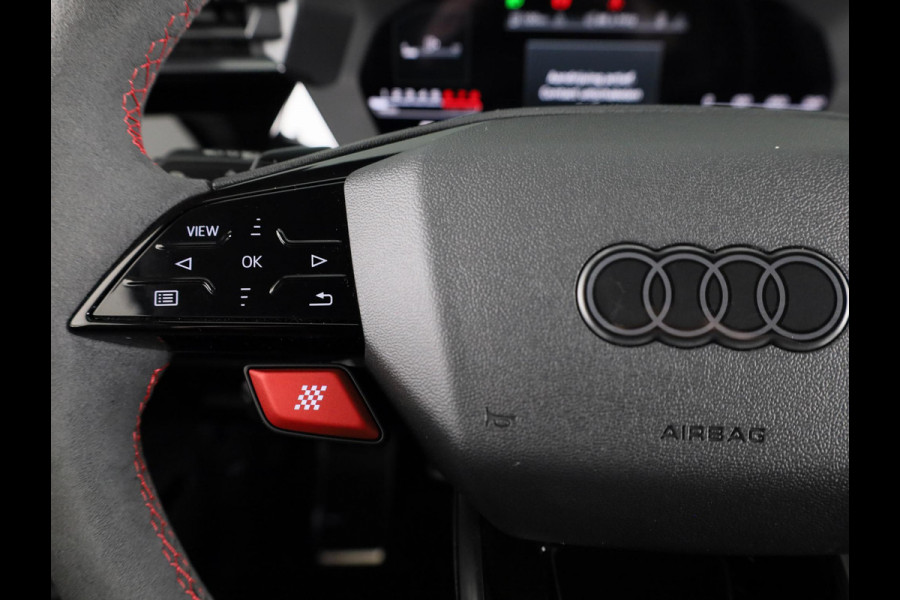 Audi RS 3 SPORTBACK 2.5 TFSI quattro 400pk Panoramadak | Schaal stoelen | Head Up Display | Sonsos audio
