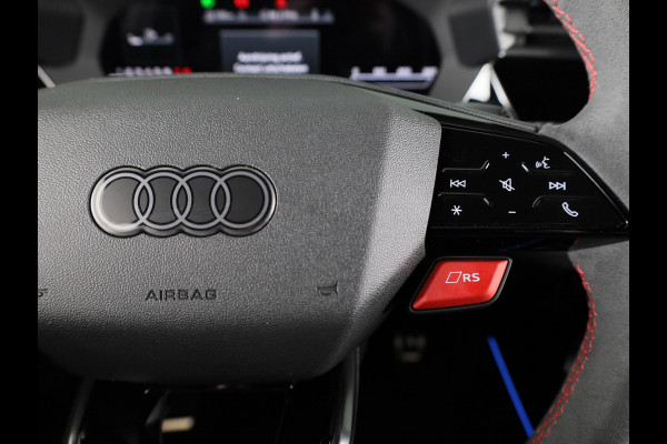 Audi RS 3 SPORTBACK 2.5 TFSI quattro 400pk Panoramadak | Schaal stoelen | Head Up Display | Sonsos audio