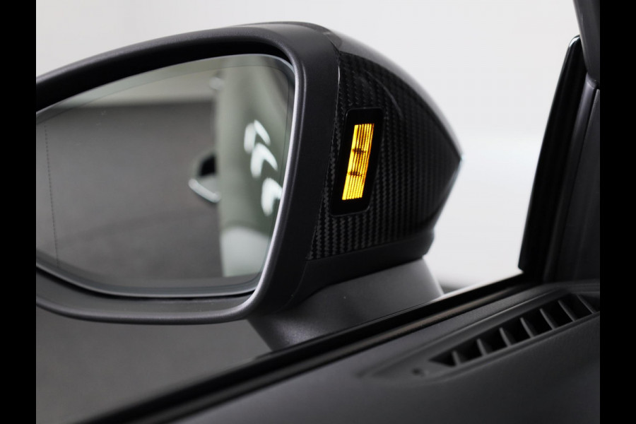 Audi RS 3 SPORTBACK 2.5 TFSI quattro 400pk Panoramadak | Schaal stoelen | Head Up Display | Sonsos audio