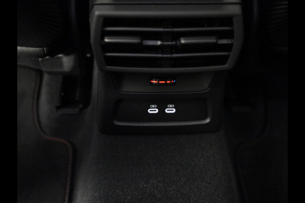Audi RS 3 SPORTBACK 2.5 TFSI quattro 400pk Panoramadak | Schaal stoelen | Head Up Display | Sonsos audio