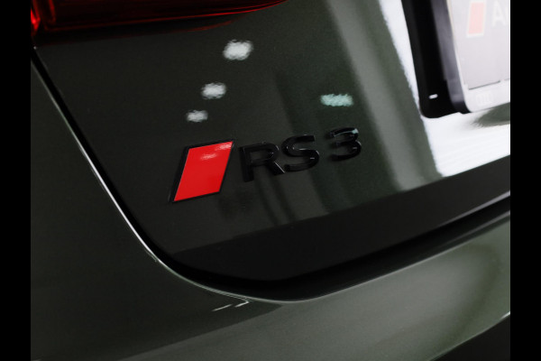 Audi RS 3 SPORTBACK 2.5 TFSI quattro 400pk Panoramadak | Schaal stoelen | Head Up Display | Sonsos audio