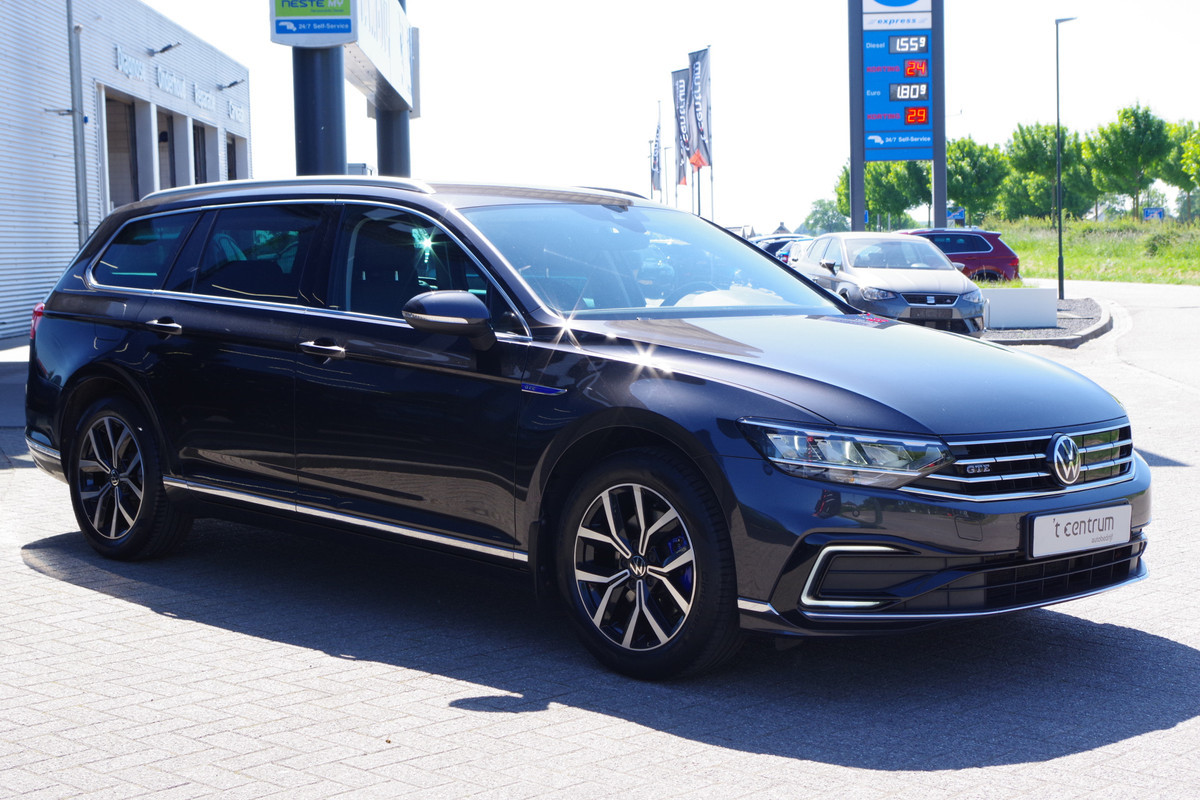 Volkswagen Passat Variant 1.4 TSI PHEV GTE 218 PK Business, Leder-Acantara, Trekhaak, Winterpakket, Adap. Cruise Control