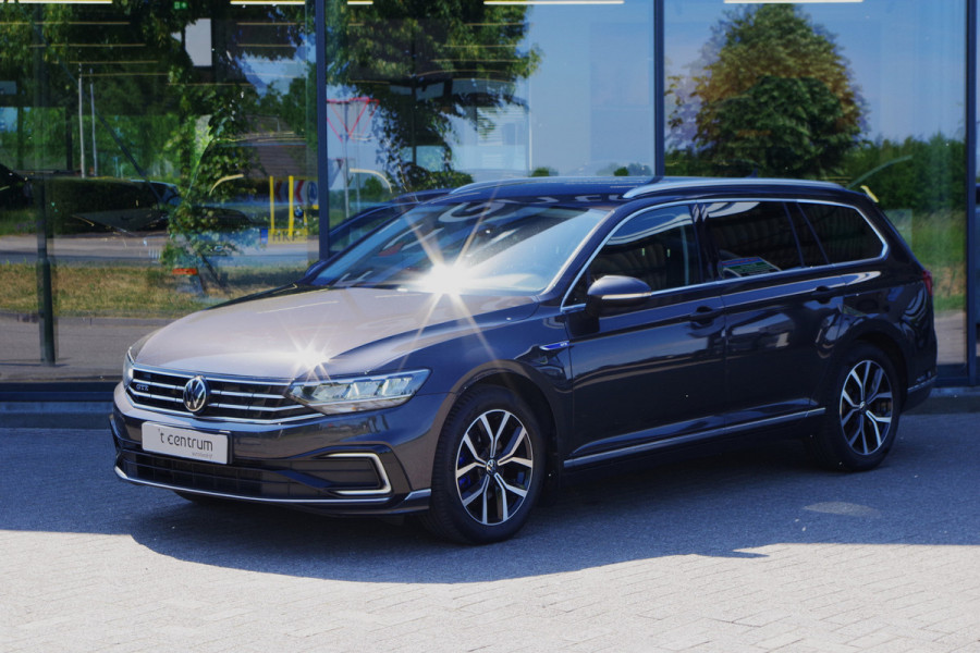 Volkswagen Passat Variant 1.4 TSI PHEV GTE 218 PK Business, Leder-Acantara, Trekhaak, Winterpakket, Adap. Cruise Control