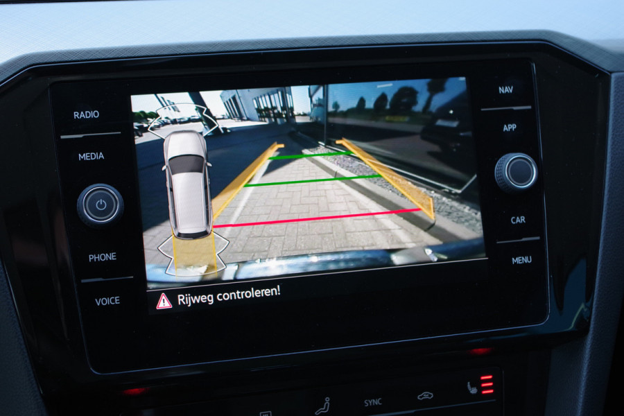 Volkswagen Passat Variant 1.4 TSI PHEV GTE 218 PK Business, Leder-Acantara, Trekhaak, Winterpakket, Adap. Cruise Control