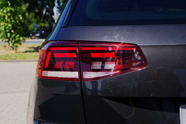 Volkswagen Passat Variant 1.4 TSI PHEV GTE 218 PK Business, Leder-Acantara, Trekhaak, Winterpakket, Adap. Cruise Control