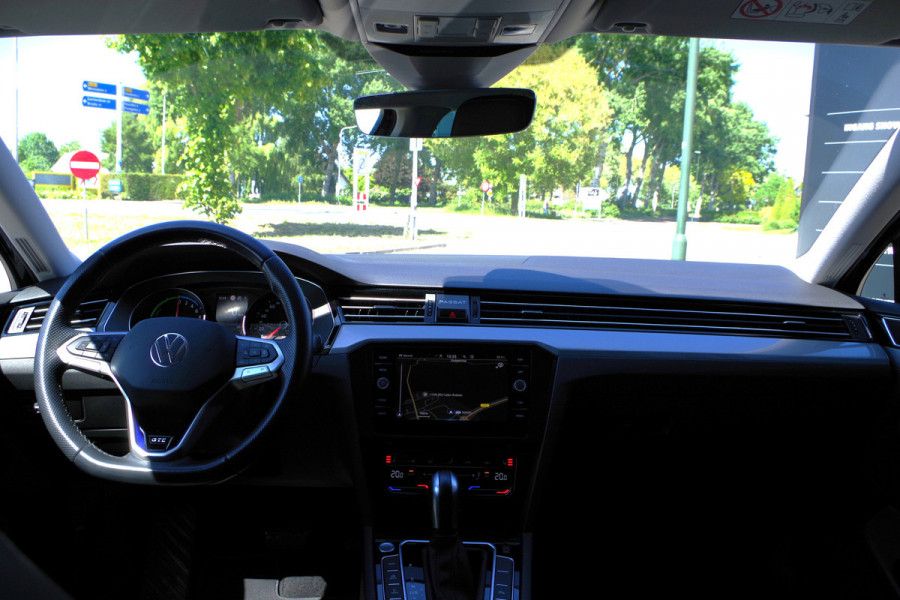 Volkswagen Passat Variant 1.4 TSI PHEV GTE 218 PK Business, Leder-Acantara, Trekhaak, Winterpakket, Adap. Cruise Control