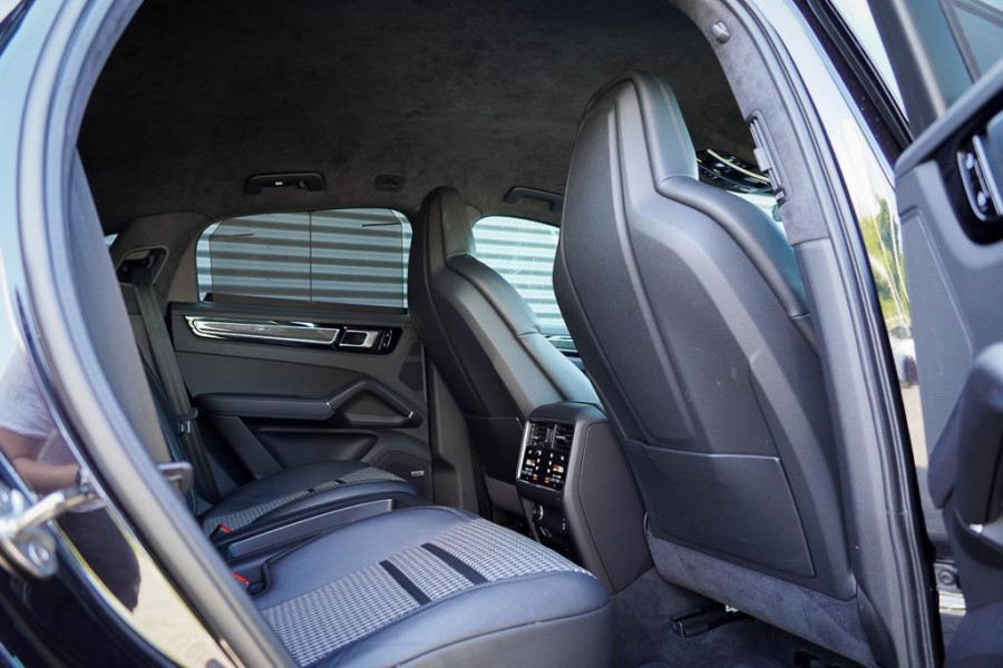 Porsche Cayenne Coupé 2.9 S / Sport Design Carbon / Pepita / Trekhaak