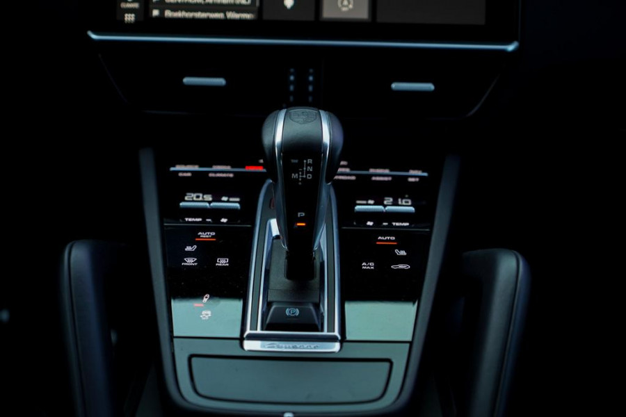 Porsche Cayenne Coupé 2.9 S / Sport Design Carbon / Pepita / Trekhaak