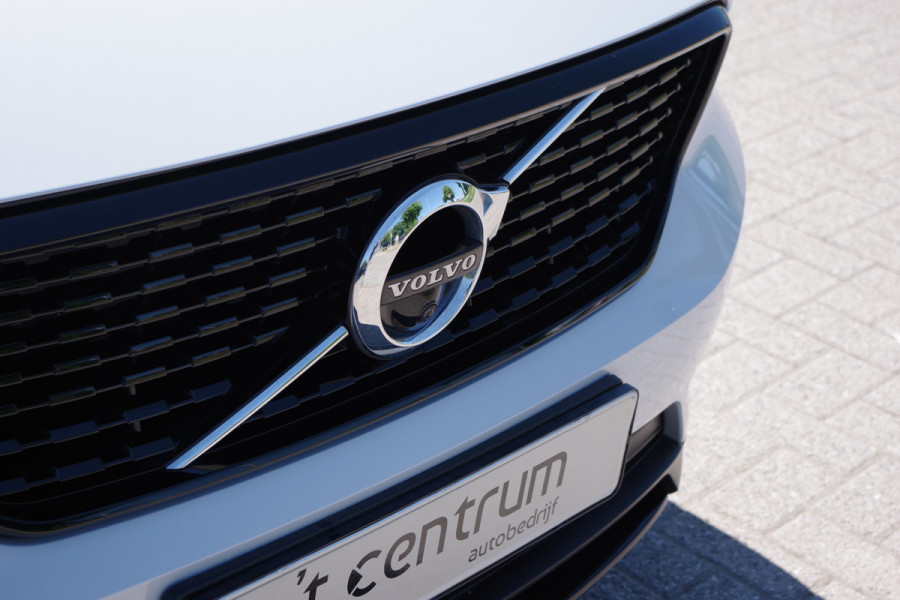 Volvo XC40 1.5 T4 Recharge R-Design 211 PK PHEV, Panoramadak, Trekhaak, Memory, 360 Camera, Winterpakket