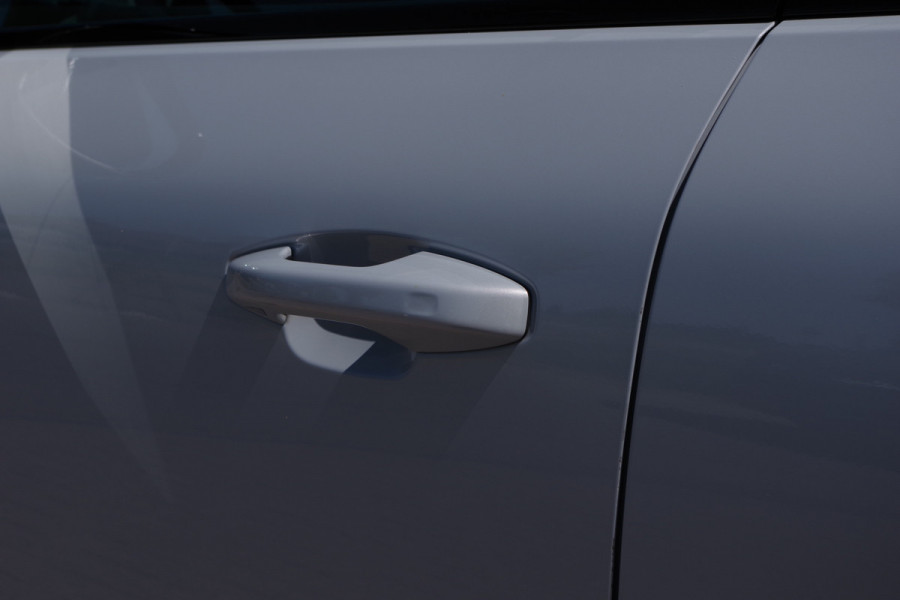 Volvo XC40 1.5 T4 Recharge R-Design 211 PK PHEV, Panoramadak, Trekhaak, Memory, 360 Camera, Winterpakket