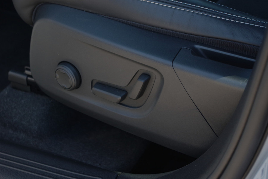 Volvo XC40 1.5 T4 Recharge R-Design 211 PK PHEV, Panoramadak, Trekhaak, Memory, 360 Camera, Winterpakket
