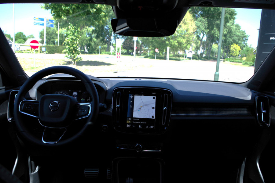 Volvo XC40 1.5 T4 Recharge R-Design 211 PK PHEV, Panoramadak, Trekhaak, Memory, 360 Camera, Winterpakket