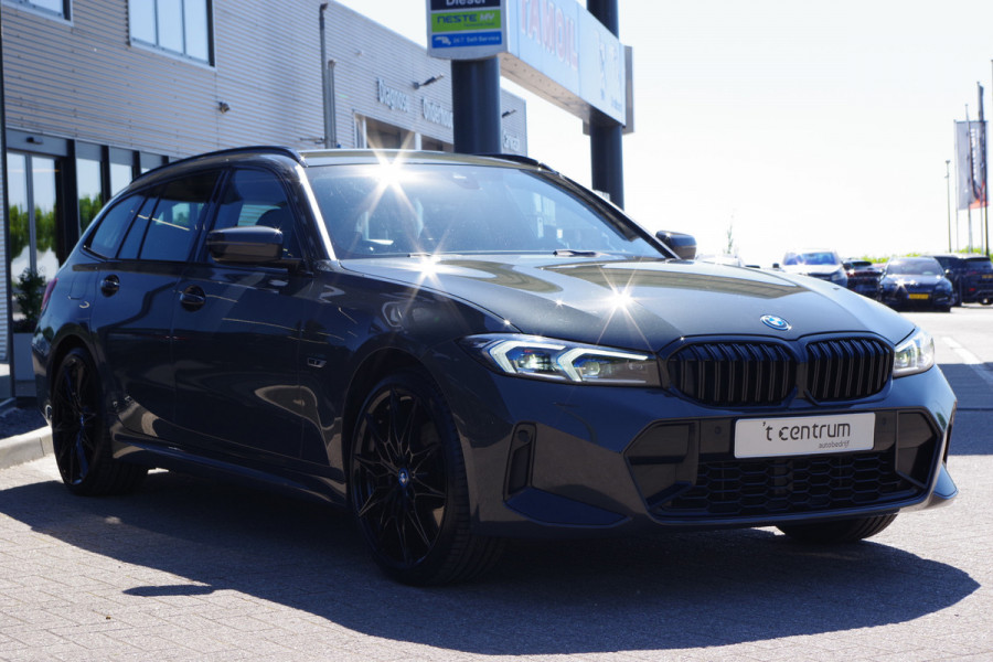 BMW 3 Serie Touring 330e xDrive 293 PK M-Sport PHEV, Dravit Grau, Trekhaak, Memory, Head-Up