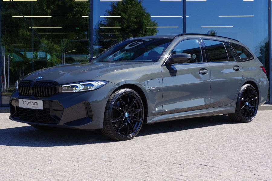 BMW 3 Serie Touring 330e xDrive 293 PK M-Sport PHEV, Dravit Grau, Trekhaak, Memory, Head-Up