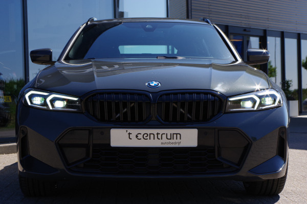 BMW 3 Serie Touring 330e xDrive 293 PK M-Sport PHEV, Dravit Grau, Trekhaak, Memory, Head-Up