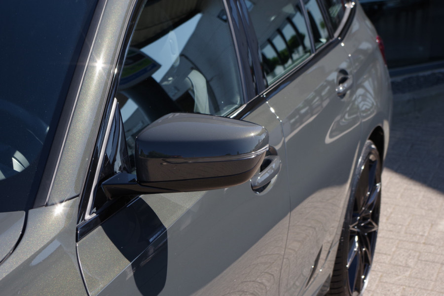 BMW 3 Serie Touring 330e xDrive 293 PK M-Sport PHEV, Dravit Grau, Trekhaak, Memory, Head-Up