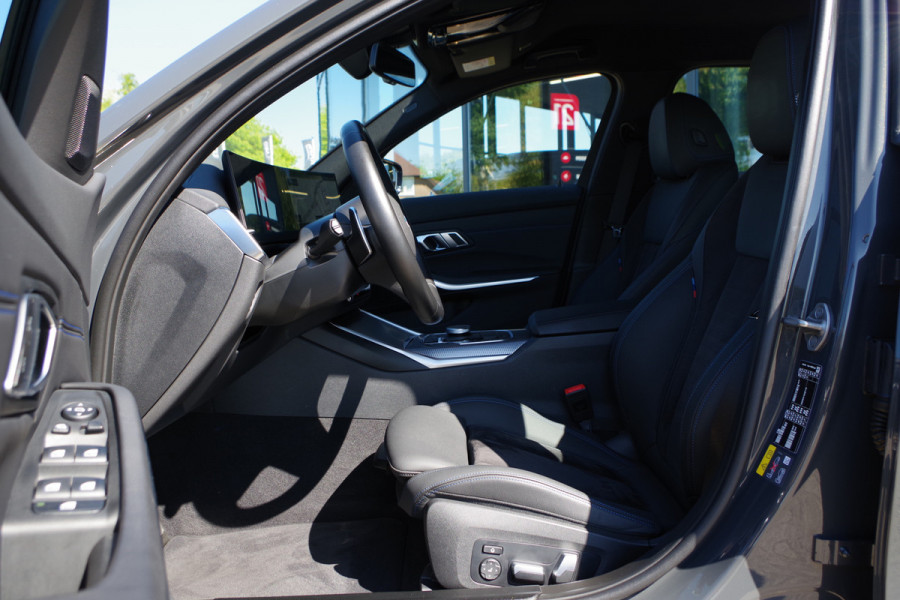 BMW 3 Serie Touring 330e xDrive 293 PK M-Sport PHEV, Dravit Grau, Trekhaak, Memory, Head-Up