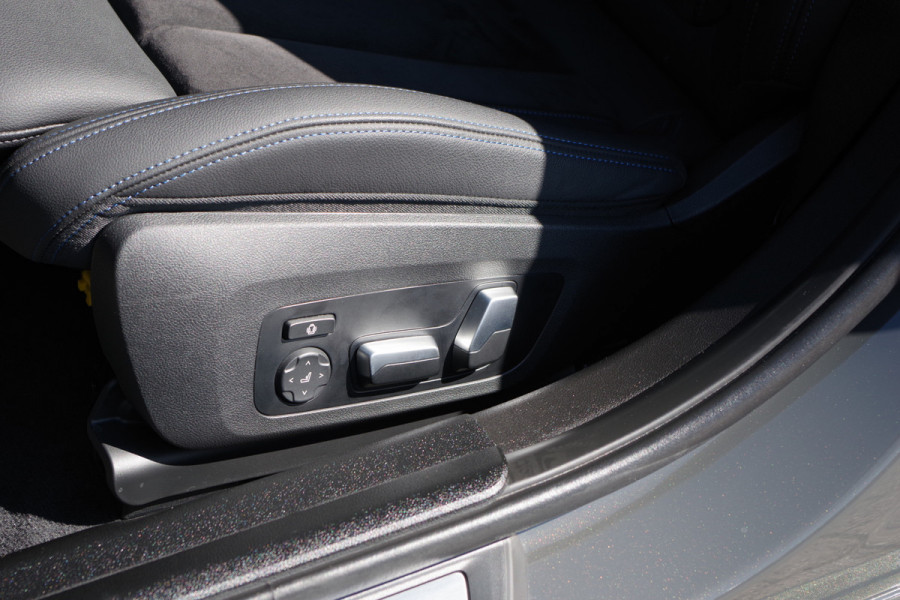 BMW 3 Serie Touring 330e xDrive 293 PK M-Sport PHEV, Dravit Grau, Trekhaak, Memory, Head-Up