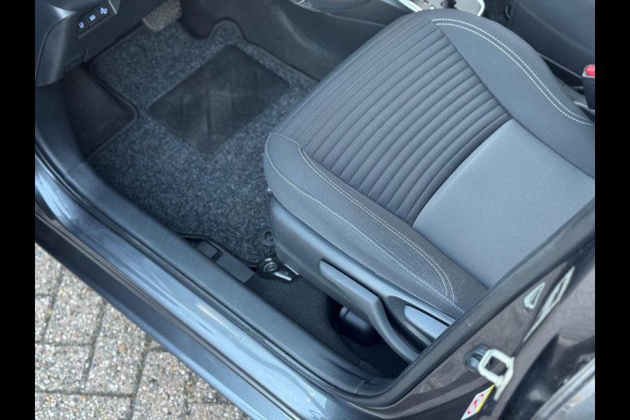 Toyota Yaris 1.5 Hybrid Dynamic 2019 AUT NAVI APK NAP!