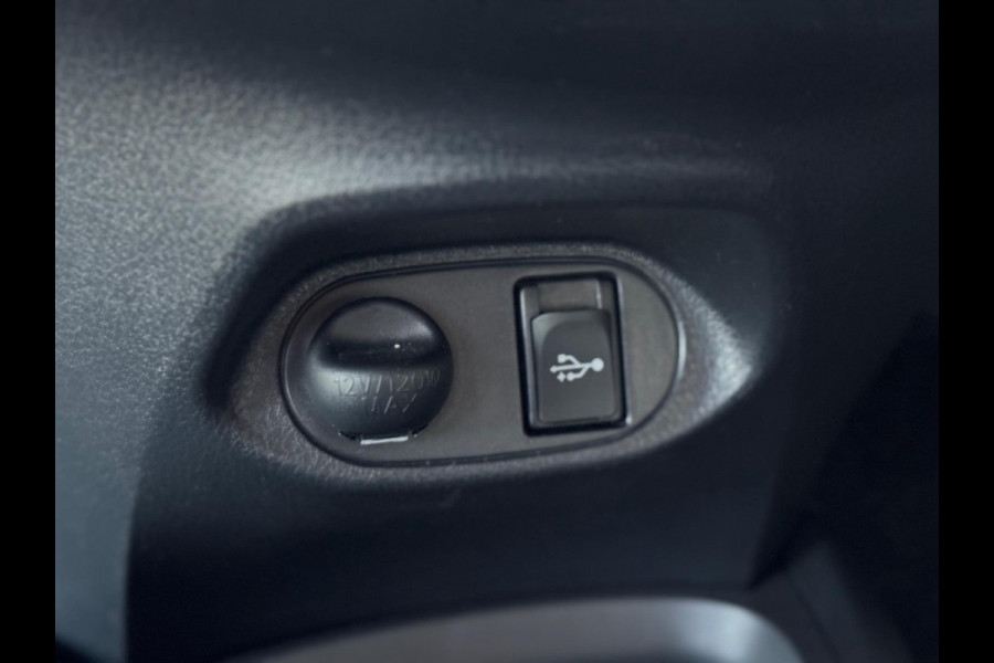 Toyota Yaris 1.5 Hybrid Dynamic 2019 AUT NAVI APK NAP!