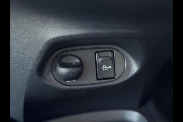 Toyota Yaris 1.5 Hybrid Dynamic 2019 AUT NAVI APK NAP!