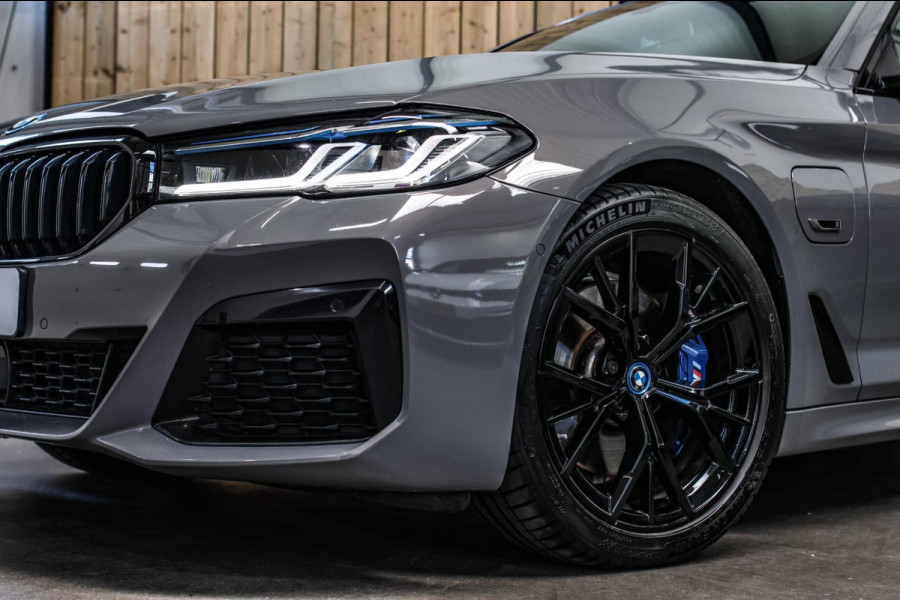 BMW 5 Serie Touring 530e xDrive M-Sport *Pano*Laser*H/K*360 Camera*Keyless*Head-Up*