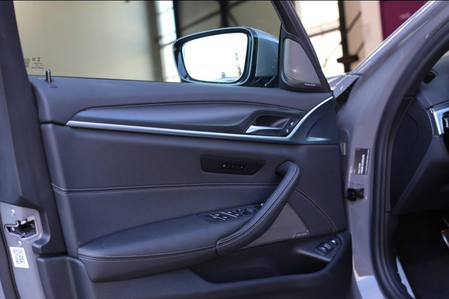 BMW 5 Serie Touring 530e xDrive M-Sport *Pano*Laser*H/K*360 Camera*Keyless*Head-Up*