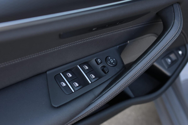 BMW 5 Serie Touring 530e xDrive M-Sport *Pano*Laser*H/K*360 Camera*Keyless*Head-Up*