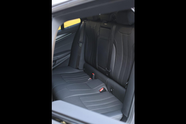 BMW 5 Serie Touring 530e xDrive M-Sport *Pano*Laser*H/K*360 Camera*Keyless*Head-Up*