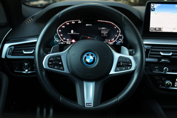 BMW 5 Serie Touring 530e xDrive M-Sport *Pano*Laser*H/K*360 Camera*Keyless*Head-Up*