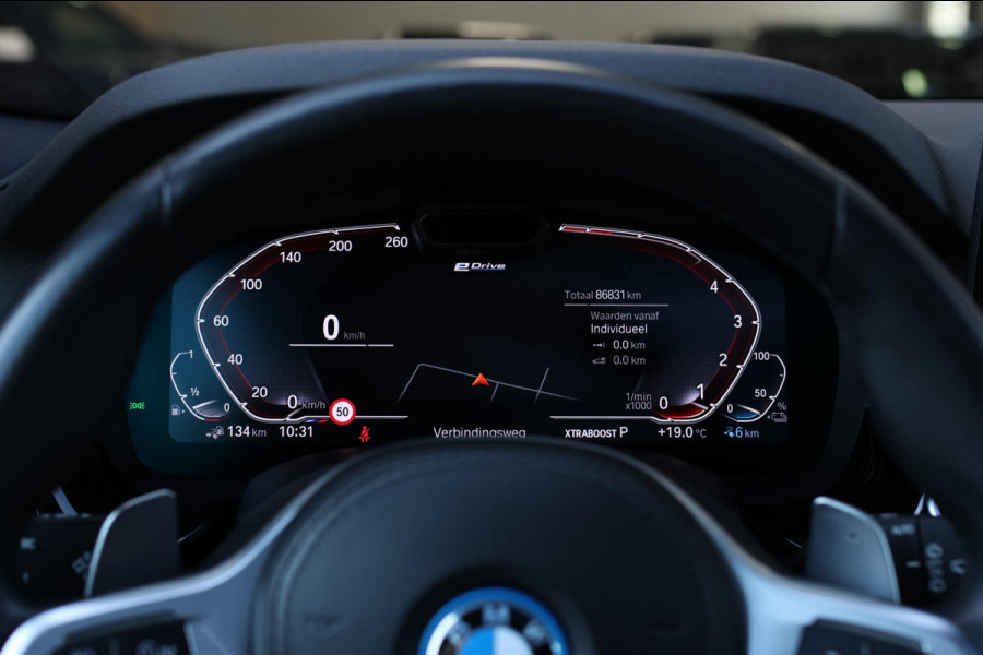BMW 5 Serie Touring 530e xDrive M-Sport *Pano*Laser*H/K*360 Camera*Keyless*Head-Up*