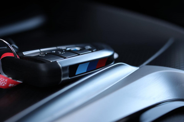 BMW 5 Serie Touring 530e xDrive M-Sport *Pano*Laser*H/K*360 Camera*Keyless*Head-Up*