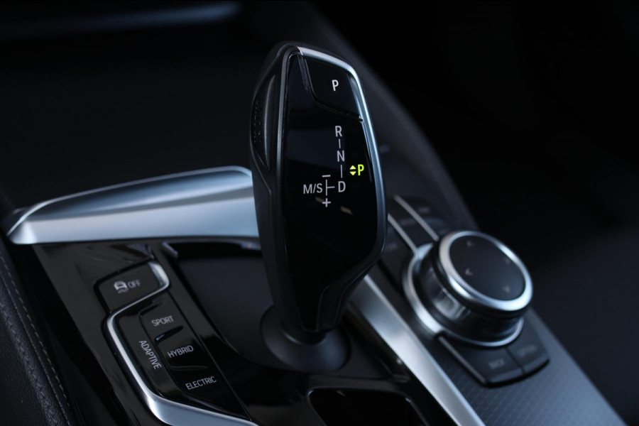 BMW 5 Serie Touring 530e xDrive M-Sport *Pano*Laser*H/K*360 Camera*Keyless*Head-Up*