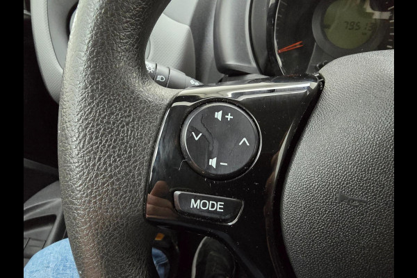 Peugeot 108 Occasion 1.0 VTI met airco en kleur zwart | Tweedehands Peugeot 108 zwart in 5 deurs | Bluetooth audio | incl.Btw