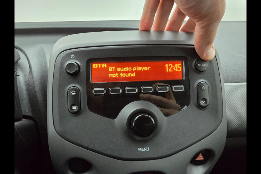 Peugeot 108 Occasion 1.0 VTI met airco en kleur zwart | Tweedehands Peugeot 108 zwart in 5 deurs | Bluetooth audio | incl.Btw