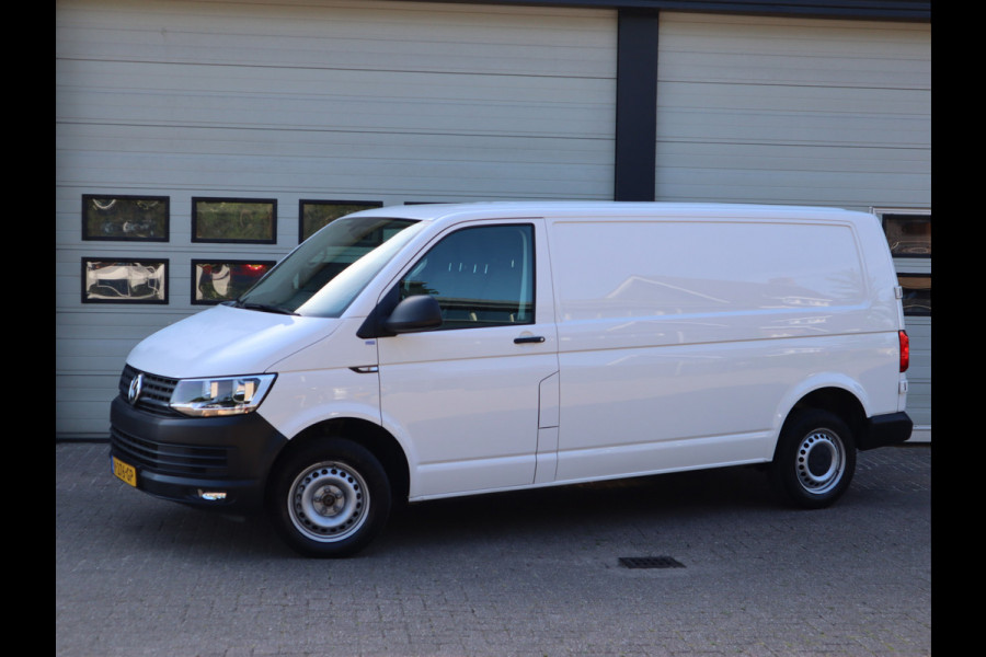 Volkswagen Transporter 2.0 TDI 150pk Euro 6 Automaat L2 Lang - Airco - Trekhaak