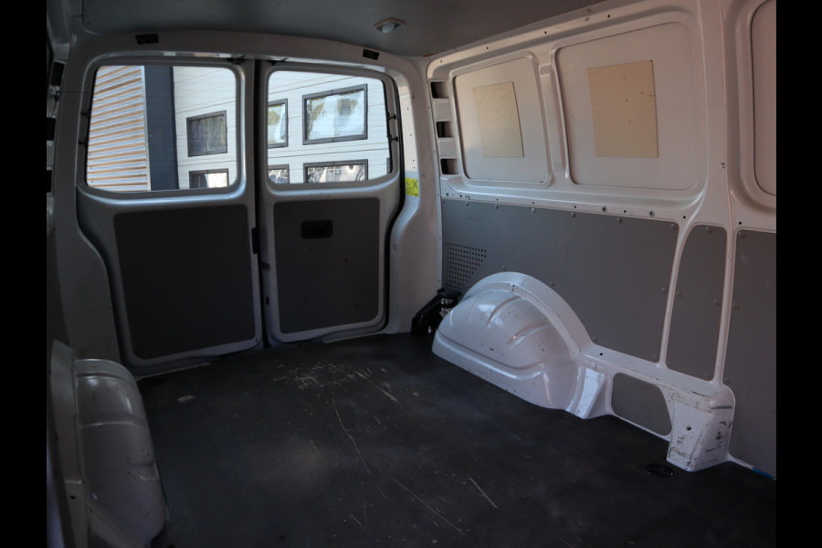 Volkswagen Transporter 2.0 TDI 150pk Euro 6 Automaat L2 Lang - Airco - Trekhaak