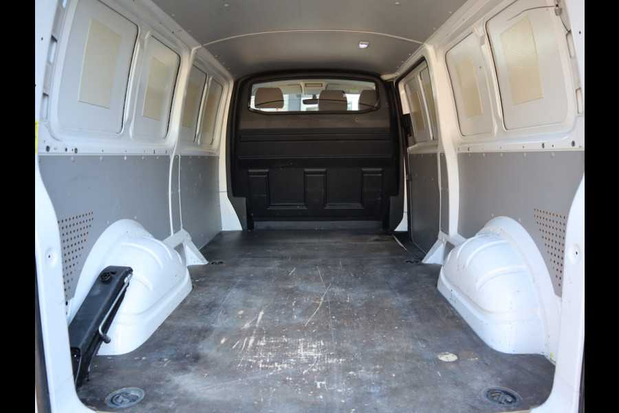 Volkswagen Transporter 2.0 TDI 150pk Euro 6 Automaat L2 Lang - Airco - Trekhaak