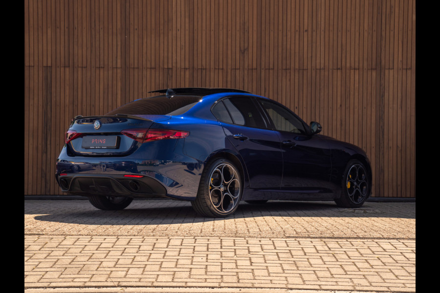 Alfa Romeo Giulia 2.0T 280pk Veloce Ti Q2 | Pano-dak | 1e eigenaar | Blu Montecarlo | Race-mode