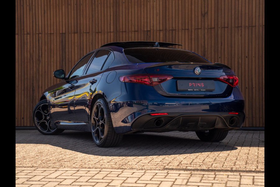 Alfa Romeo Giulia 2.0T 280pk Veloce Ti Q2 | Pano-dak | 1e eigenaar | Blu Montecarlo | Race-mode