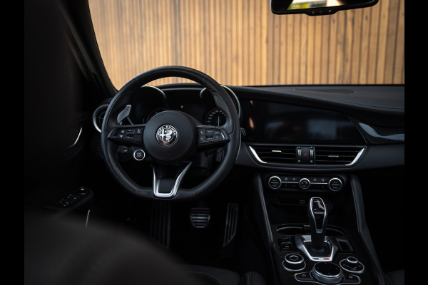 Alfa Romeo Giulia 2.0T 280pk Veloce Ti Q2 | Pano-dak | 1e eigenaar | Blu Montecarlo | Race-mode