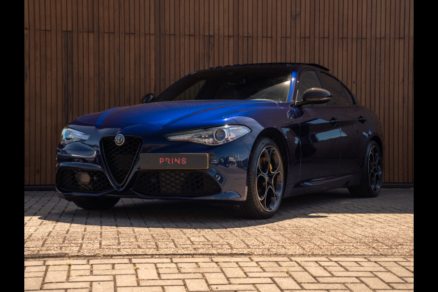 Alfa Romeo Giulia 2.0T 280pk Veloce Ti Q2 | Pano-dak | 1e eigenaar | Blu Montecarlo | Race-mode