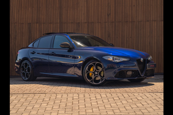 Alfa Romeo Giulia 2.0T 280pk Veloce Ti Q2 | Pano-dak | 1e eigenaar | Blu Montecarlo | Race-mode